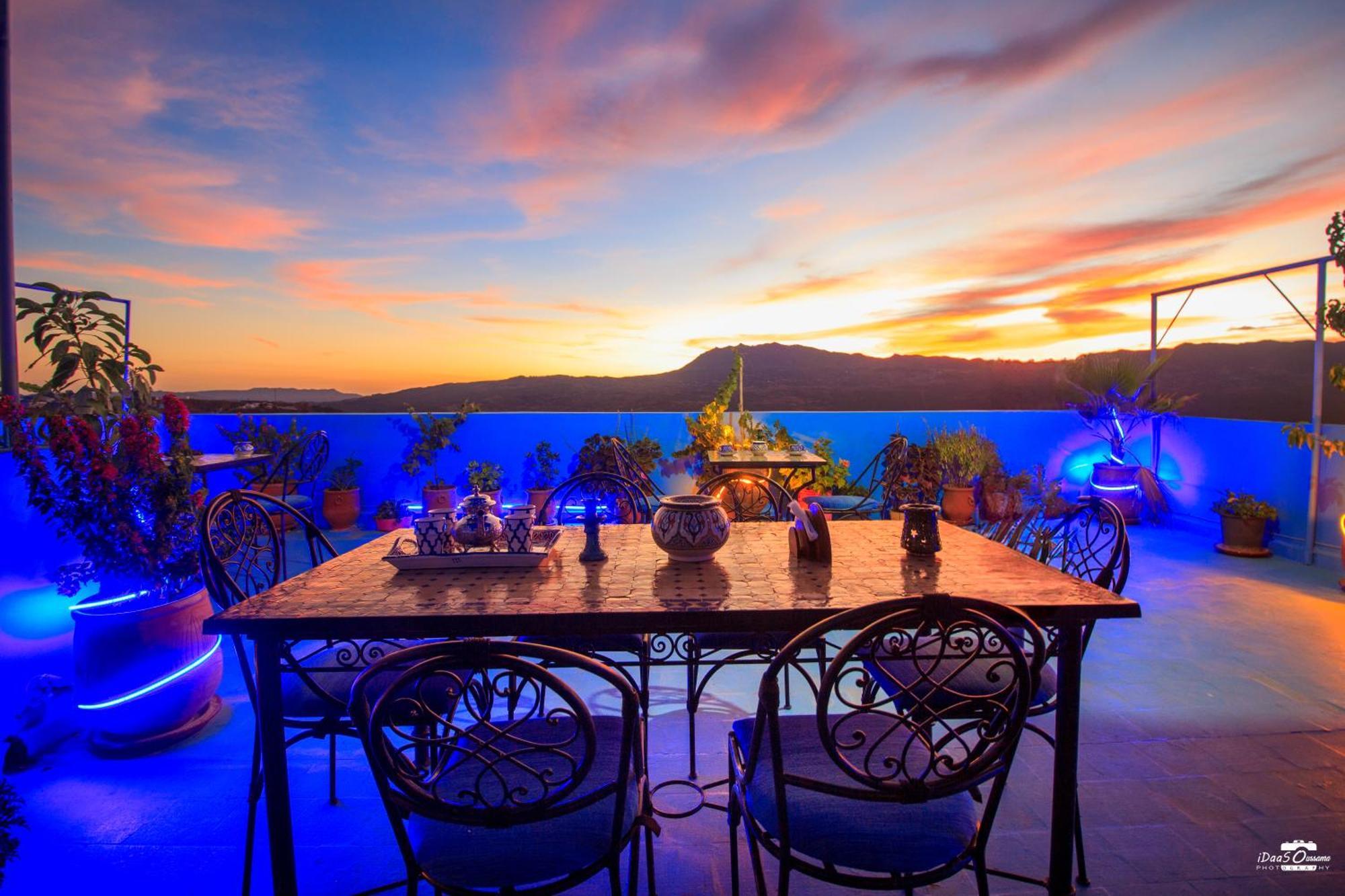 Casa Voyager 'Secret Garden Terrace' Apartment เชฟชาอูน ภายนอก รูปภาพ