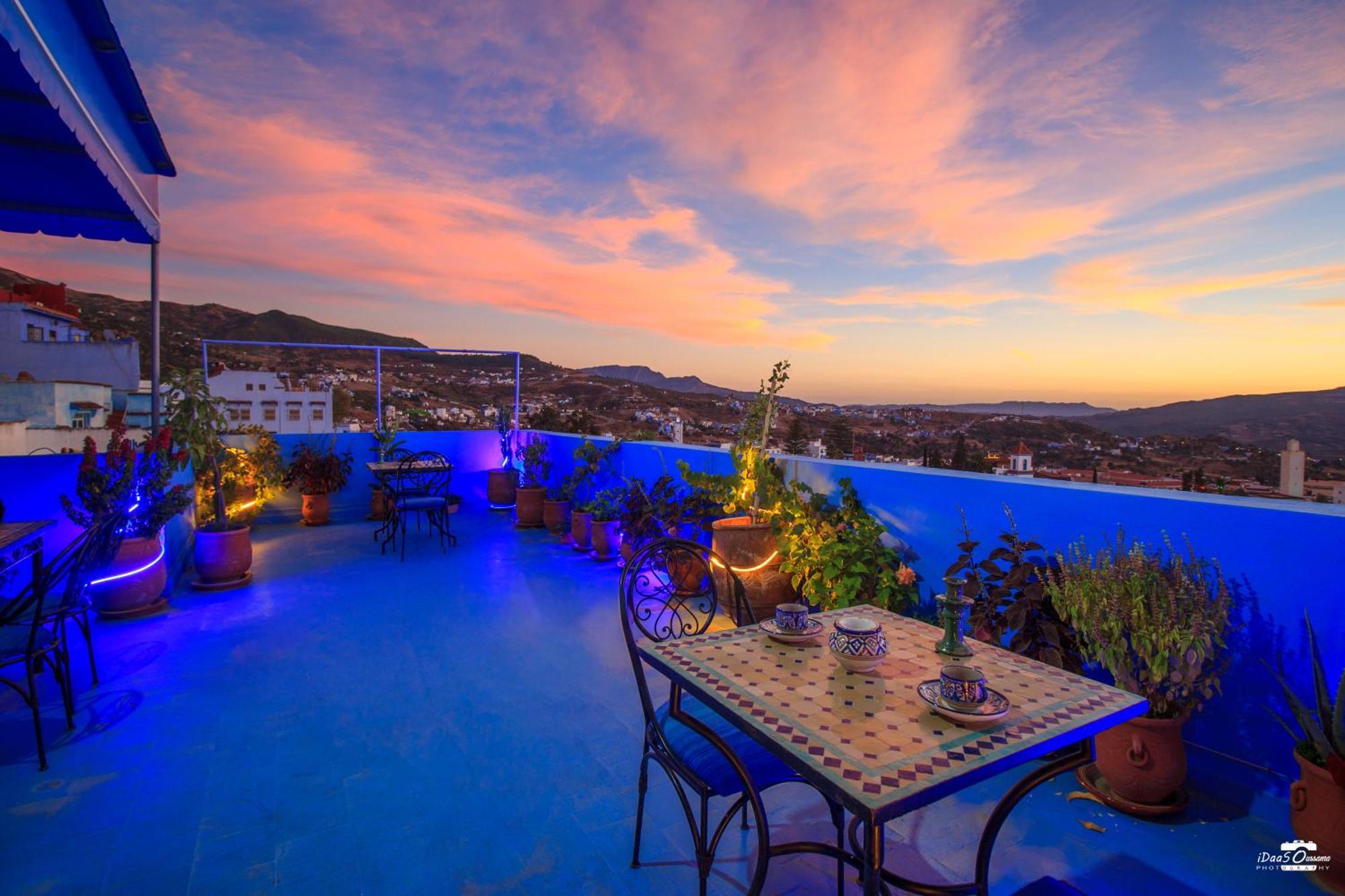Casa Voyager 'Secret Garden Terrace' Apartment เชฟชาอูน ภายนอก รูปภาพ