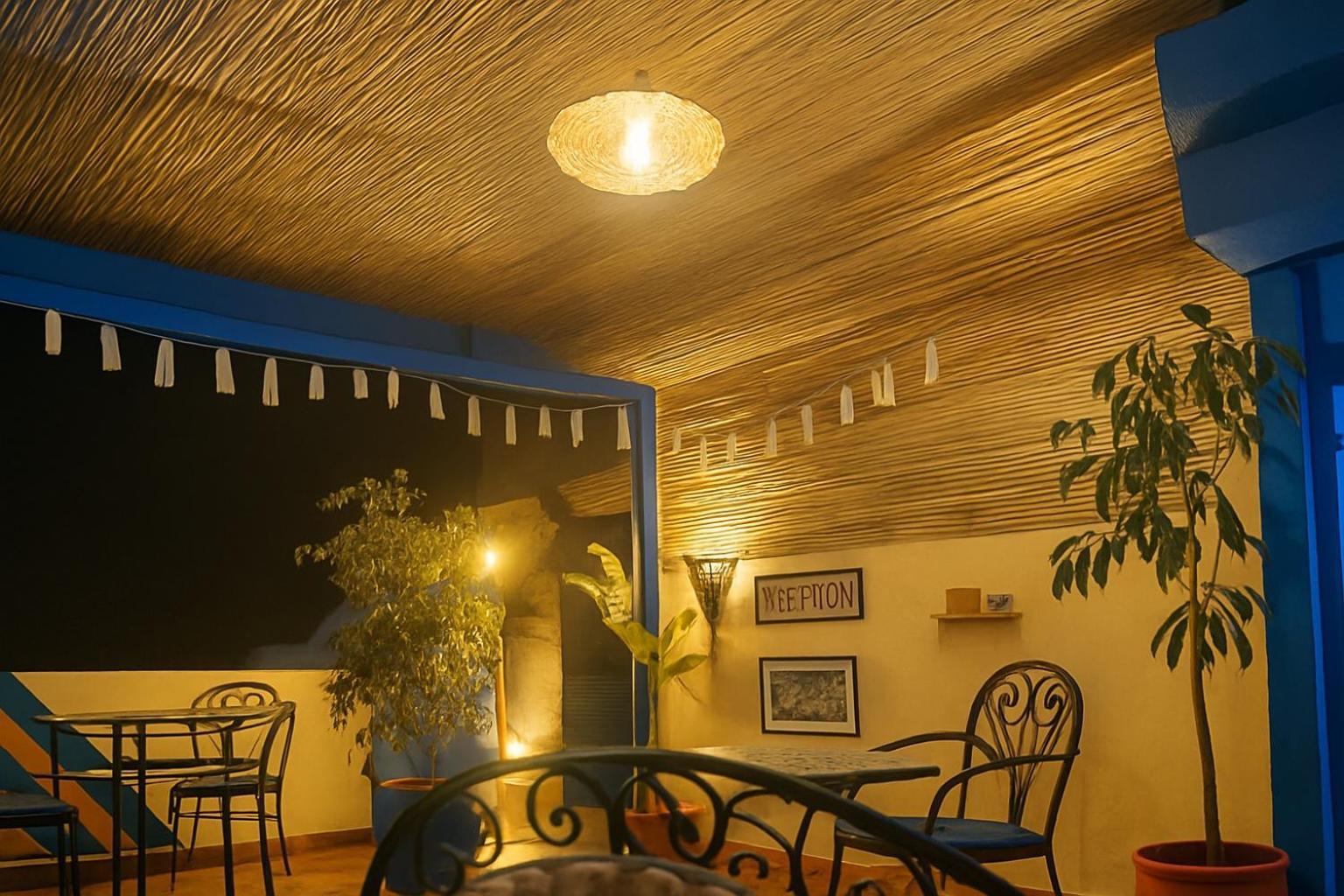 Casa Voyager 'Secret Garden Terrace' Apartment เชฟชาอูน ภายนอก รูปภาพ